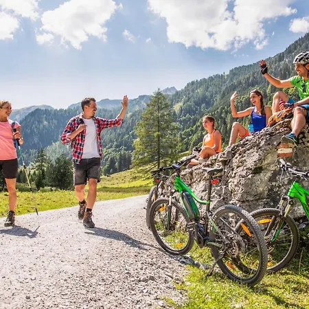 Bergquelle Отель Флахау