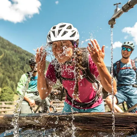 Отель Bergquelle 3*