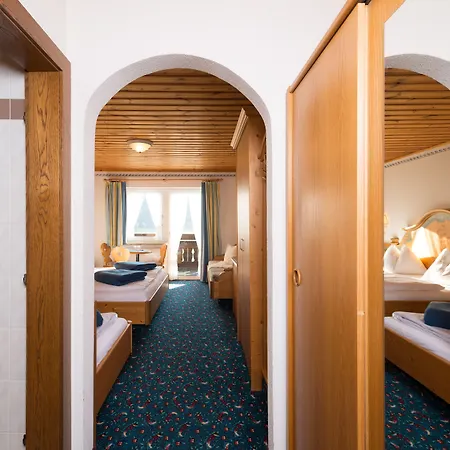 Bergquelle Отель Флахау