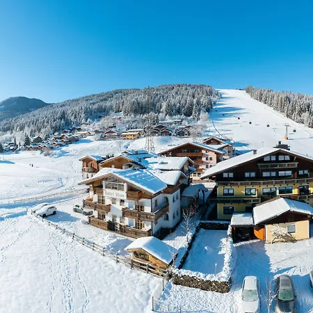 Hotel Bergquelle 3*