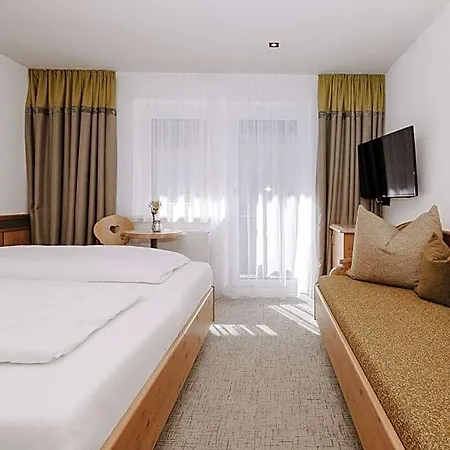 Bergquelle Hotel 3*